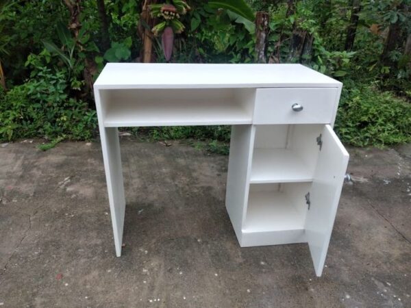 Aqua Study Table